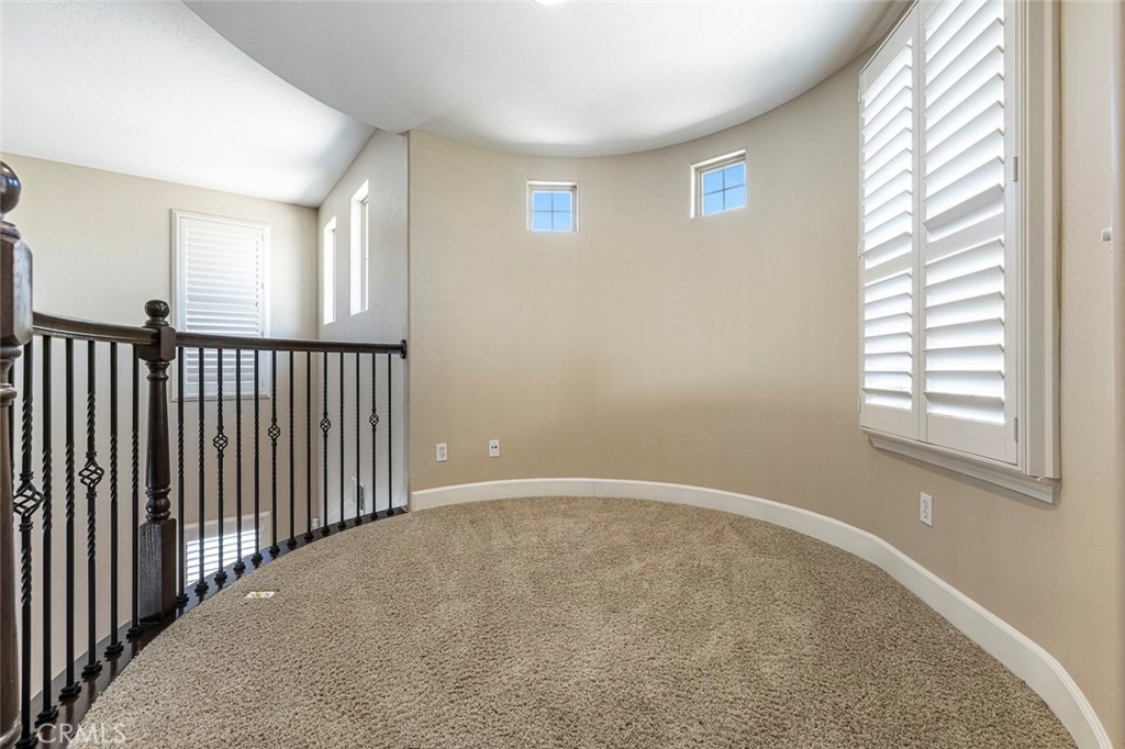 1135 N Whittier Ave, Clovis, CA 93611