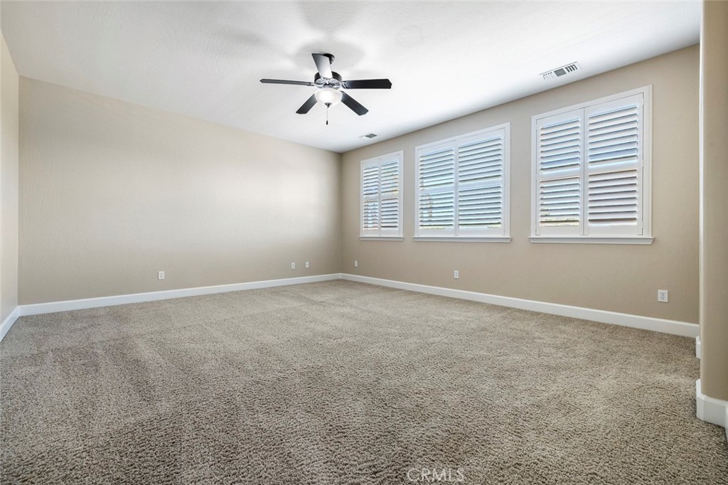 1135 N Whittier Ave, Clovis, CA 93611