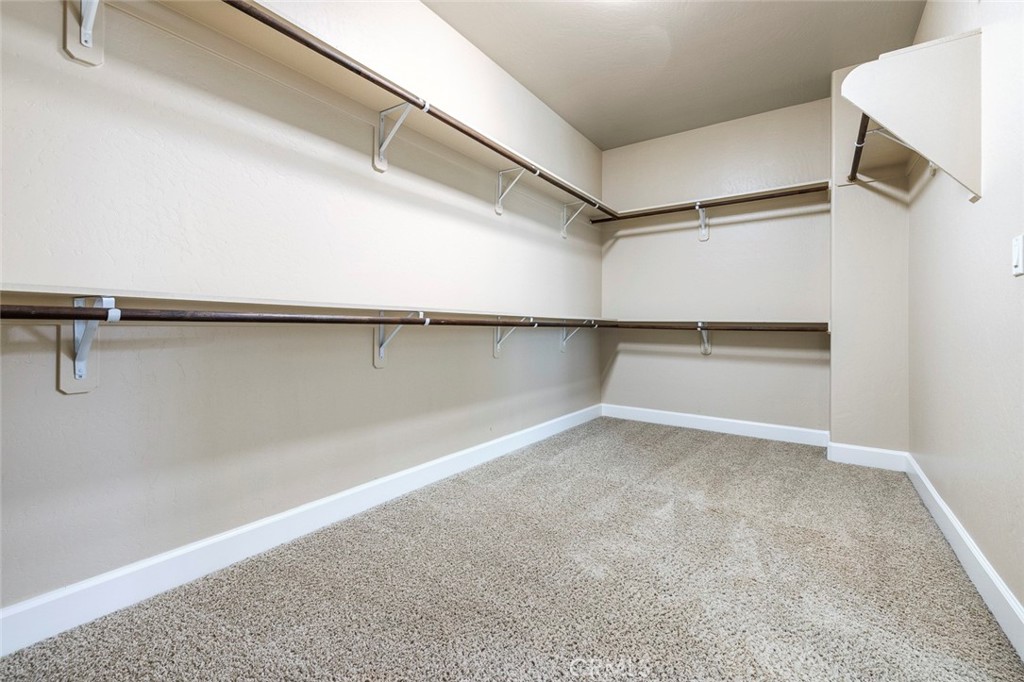 1135 N Whittier Ave, Clovis, CA 93611