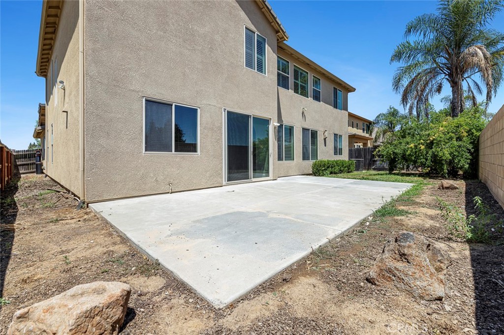 1135 N Whittier Ave, Clovis, CA 93611