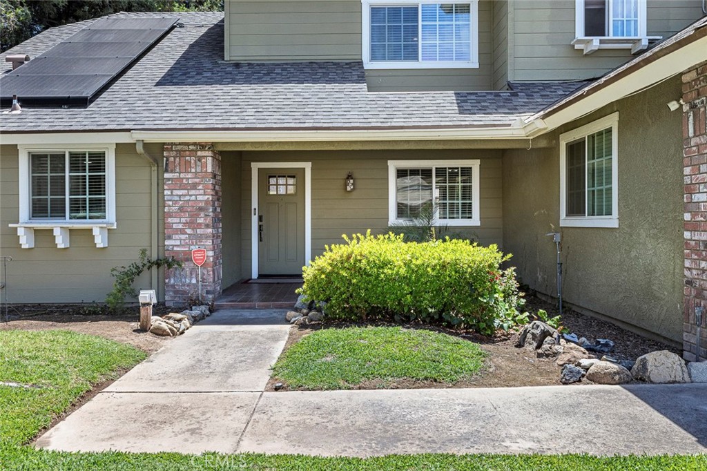 2183 E Fallbrook Ave, Fresno, CA 93720