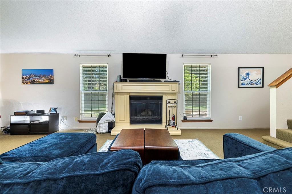 2183 E Fallbrook Ave, Fresno, CA 93720