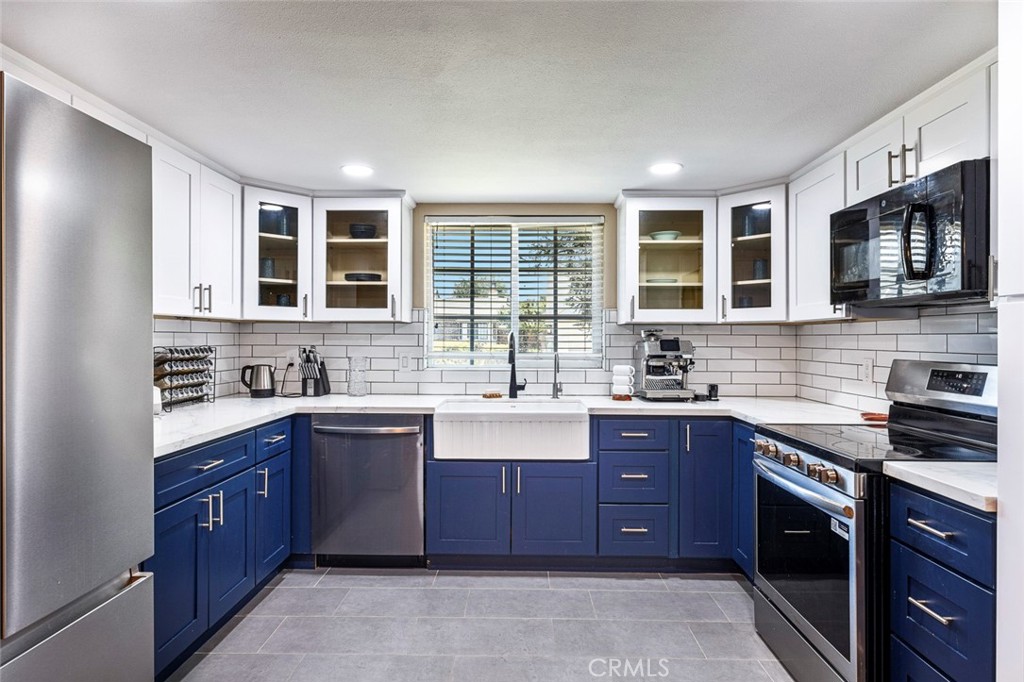 2183 E Fallbrook Ave, Fresno, CA 93720