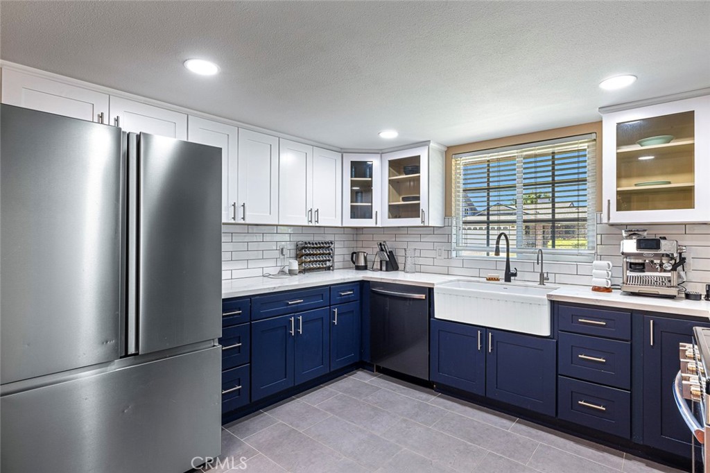 2183 E Fallbrook Ave, Fresno, CA 93720