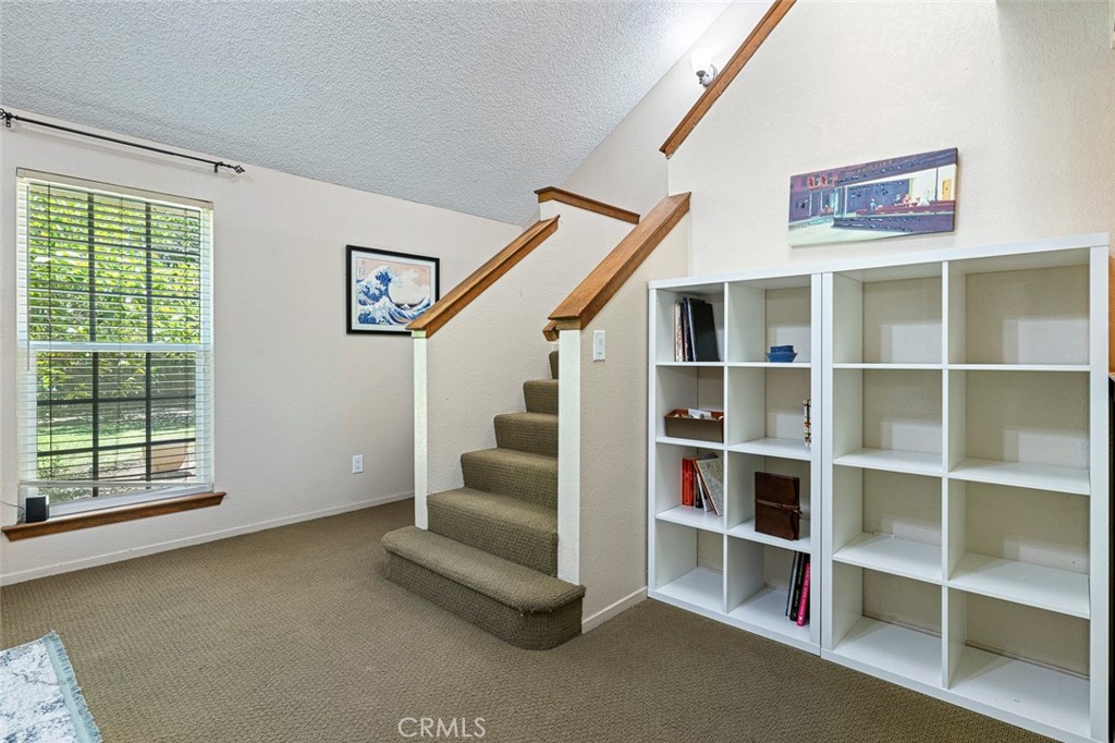 2183 E Fallbrook Ave, Fresno, CA 93720