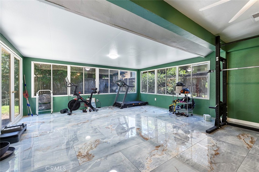 2183 E Fallbrook Ave, Fresno, CA 93720