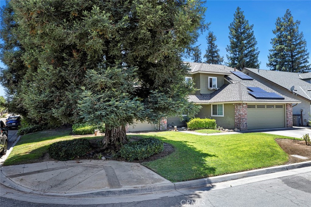2183 E Fallbrook Ave, Fresno, CA 93720