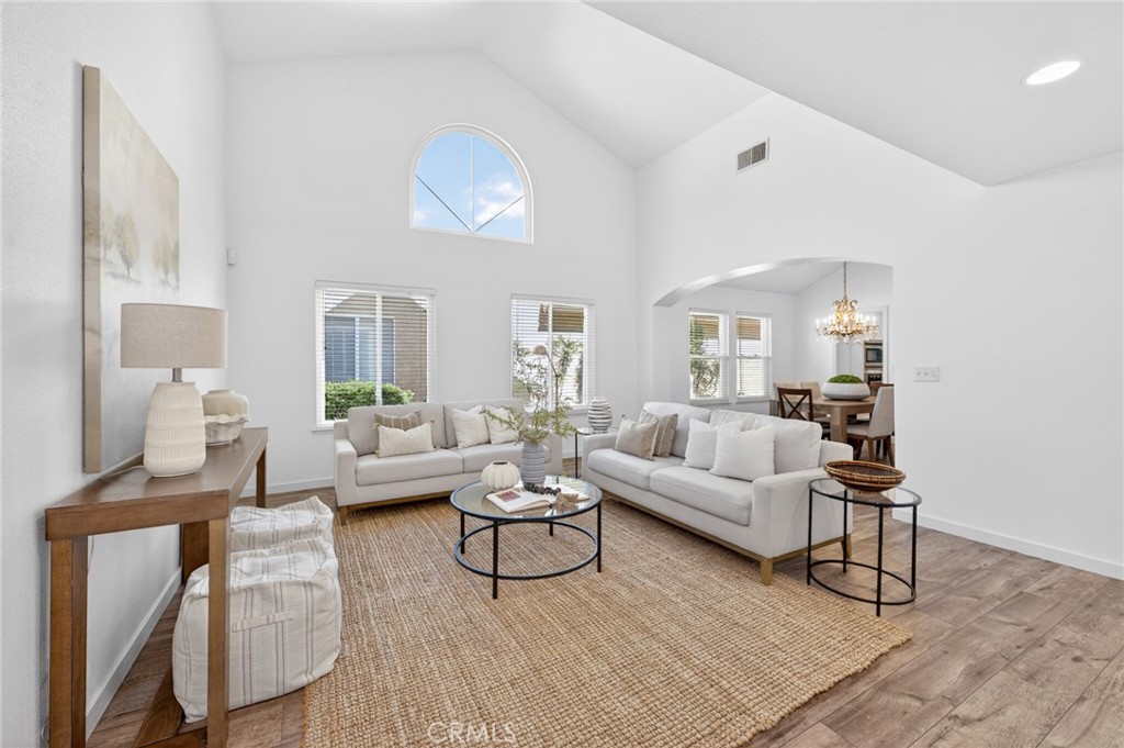 2997 W Silverhill, Fresno, CA 93711