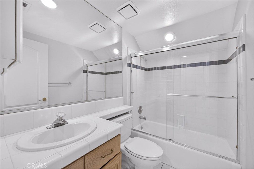 2997 W Silverhill, Fresno, CA 93711