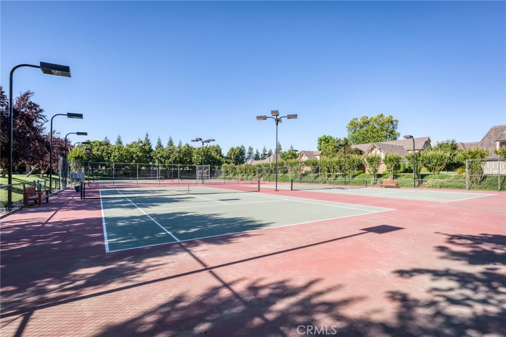 2997 W Silverhill, Fresno, CA 93711