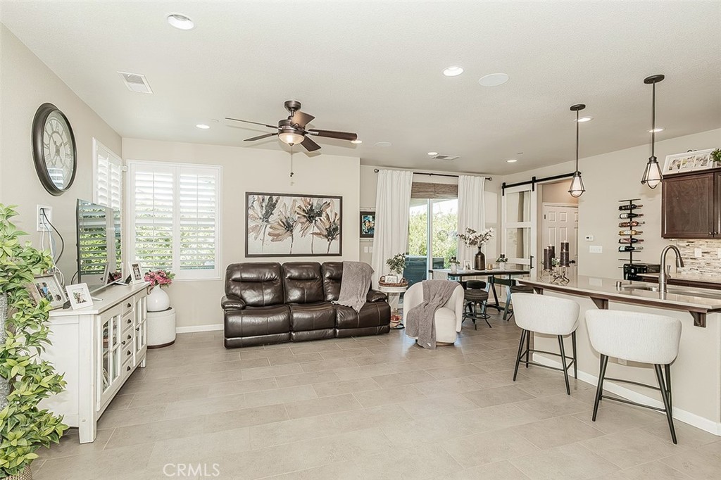 7049 N Cedar Hill, Fresno, CA 93722