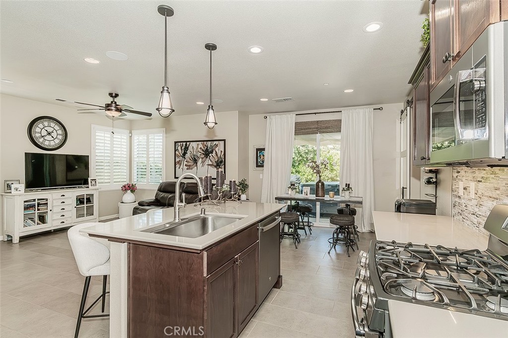 7049 N Cedar Hill, Fresno, CA 93722