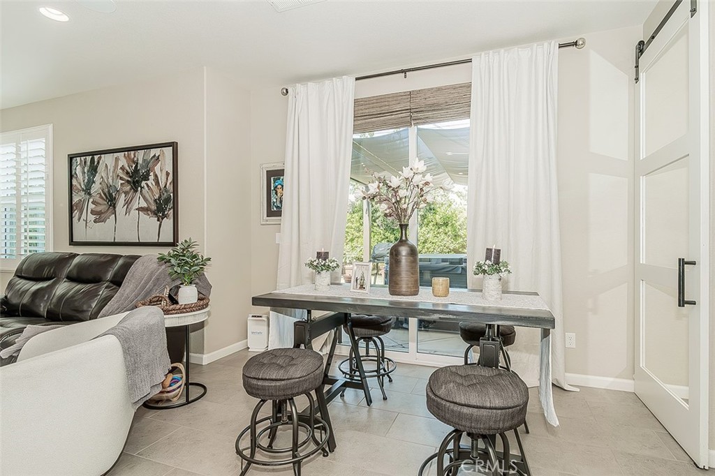 7049 N Cedar Hill, Fresno, CA 93722