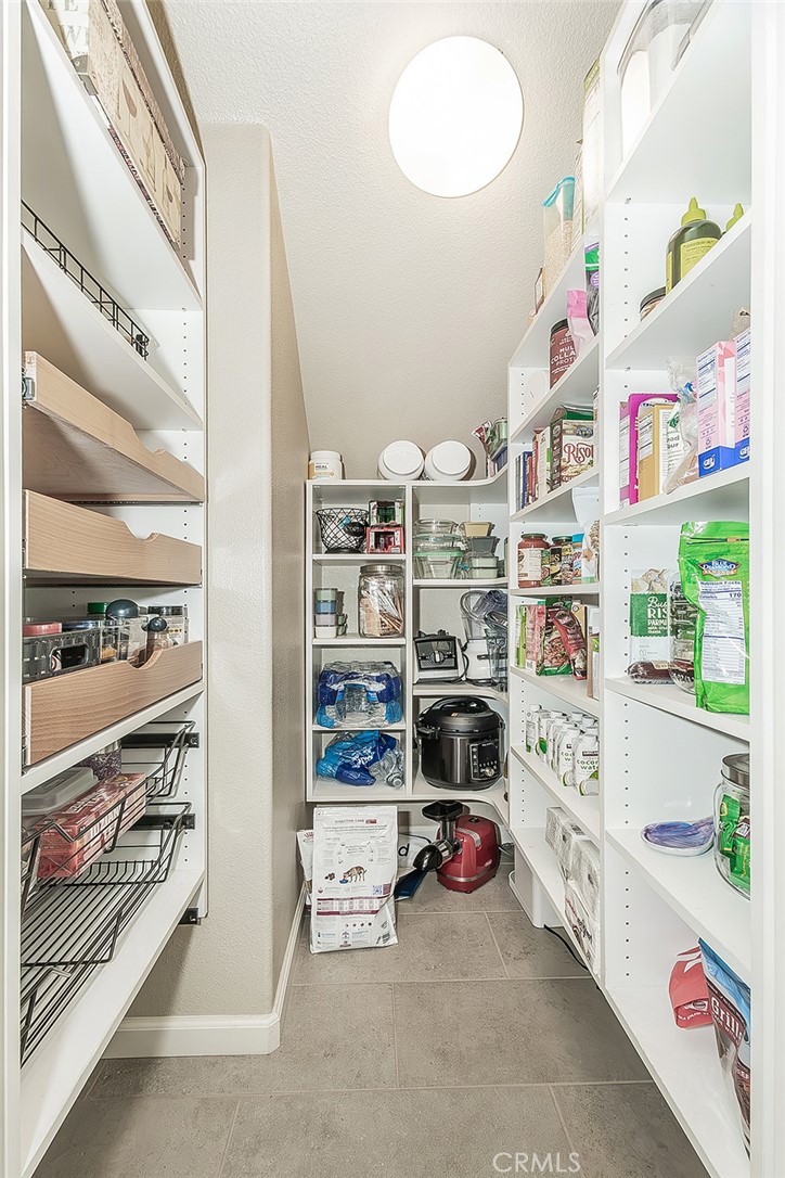7049 N Cedar Hill, Fresno, CA 93722