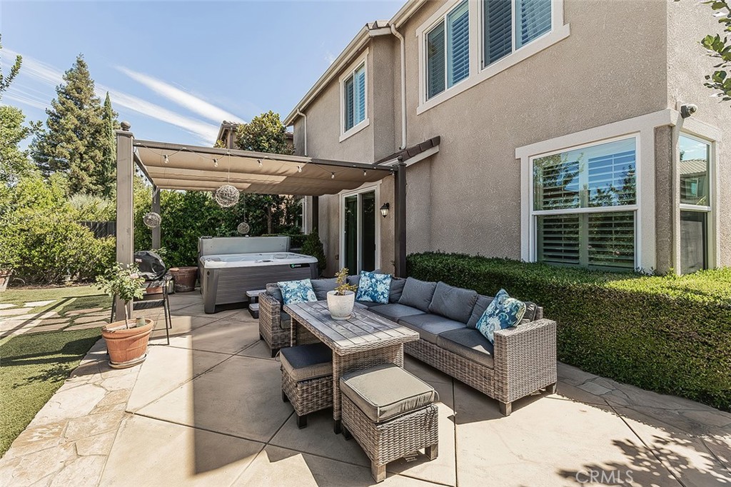 7049 N Cedar Hill, Fresno, CA 93722