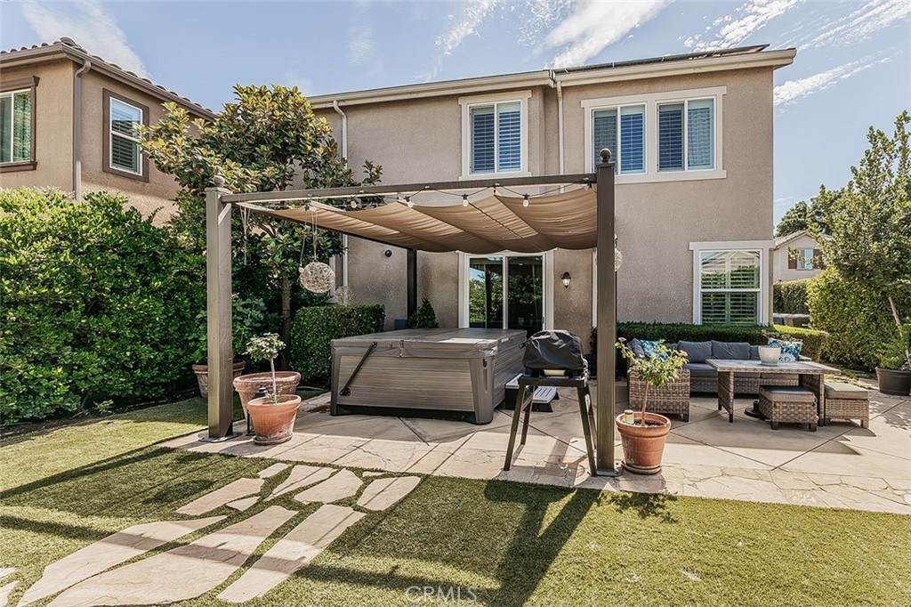 7049 N Cedar Hill, Fresno, CA 93722