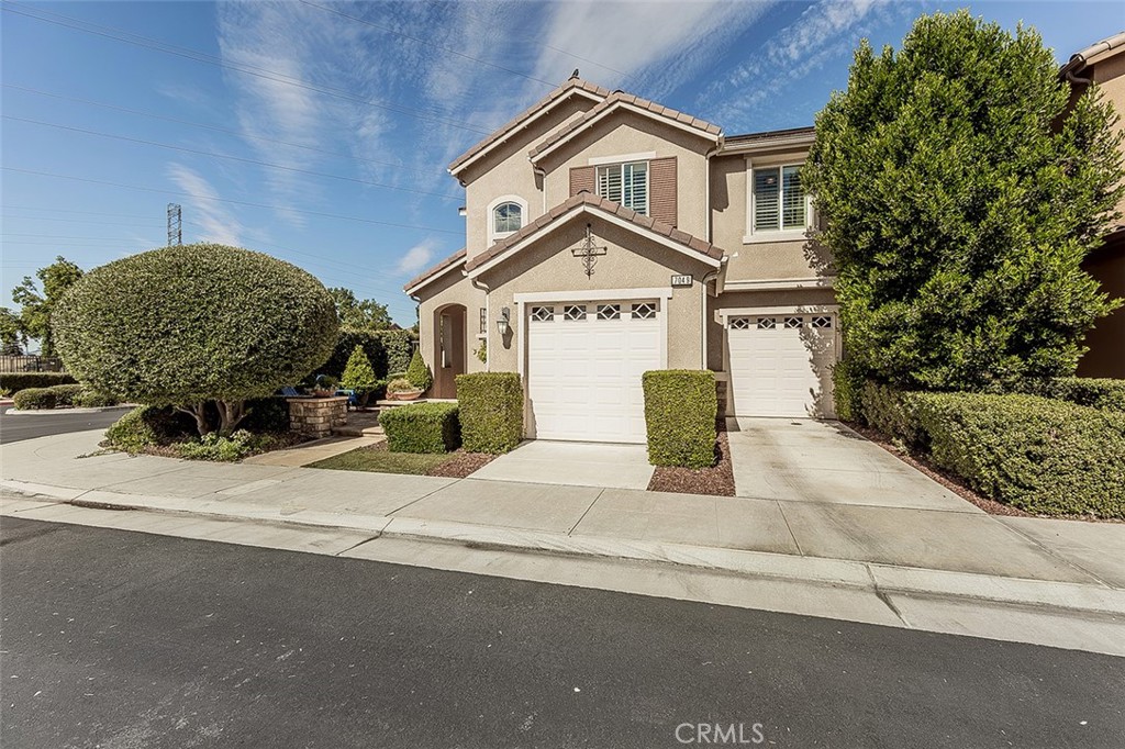 7049 N Cedar Hill, Fresno, CA 93722