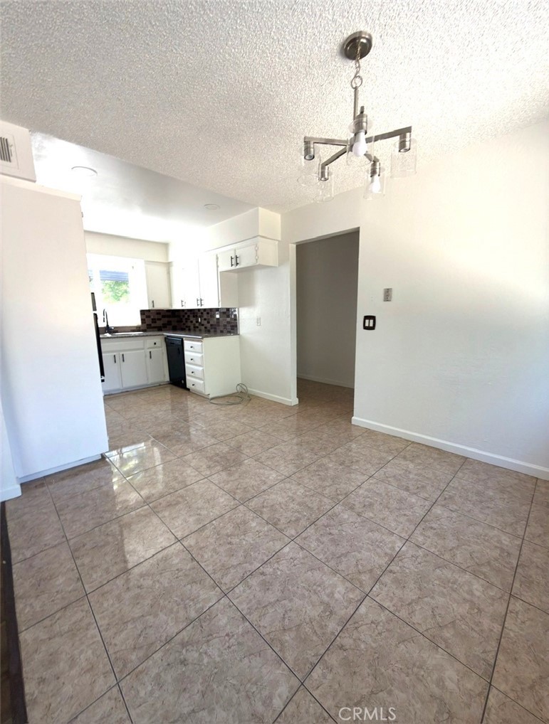 2365 Fordham, Clovis, CA 93611