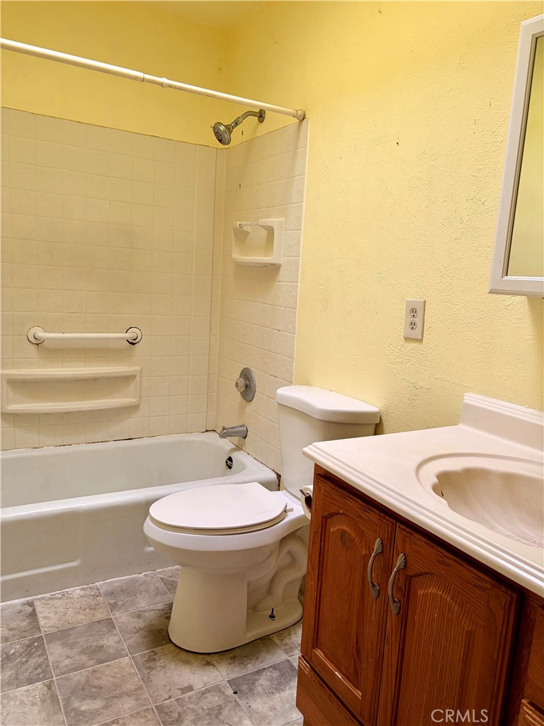 2581 E Gerard, Merced, CA 95341