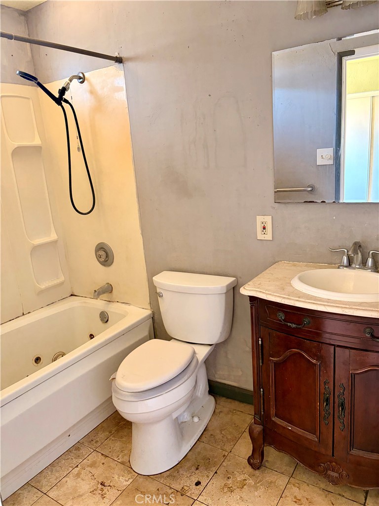 2581 E Gerard, Merced, CA 95341