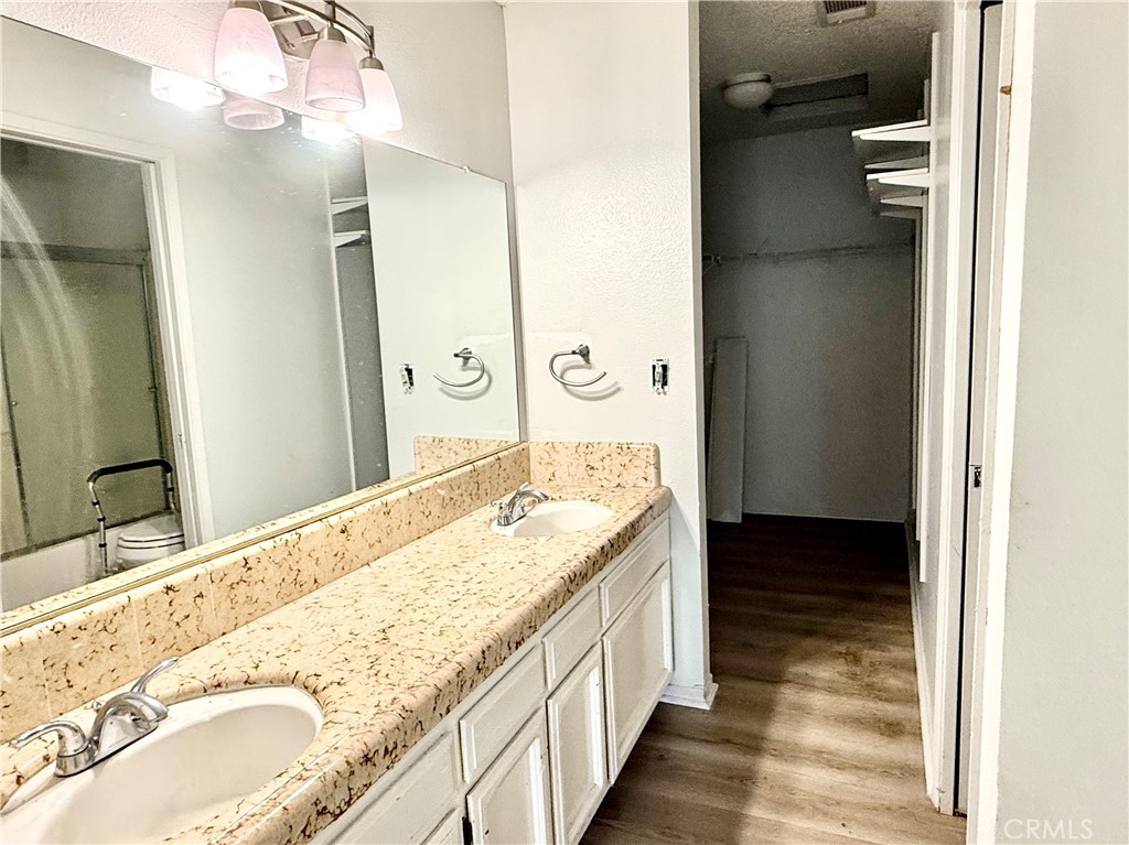 1027 W Dakota #113, Fresno, CA 93705