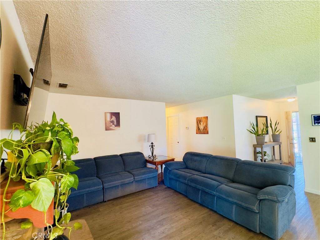 5146 Dartmouth, Visalia, CA 93277
