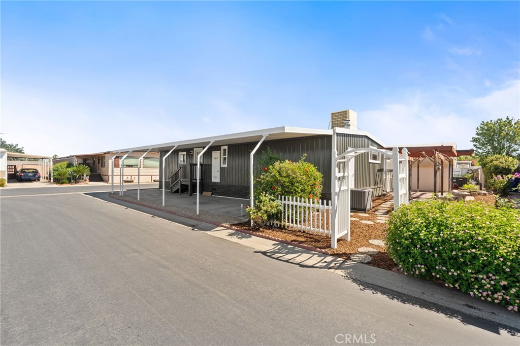 1001 Sylmar Ave #173, Clovis, CA 93612