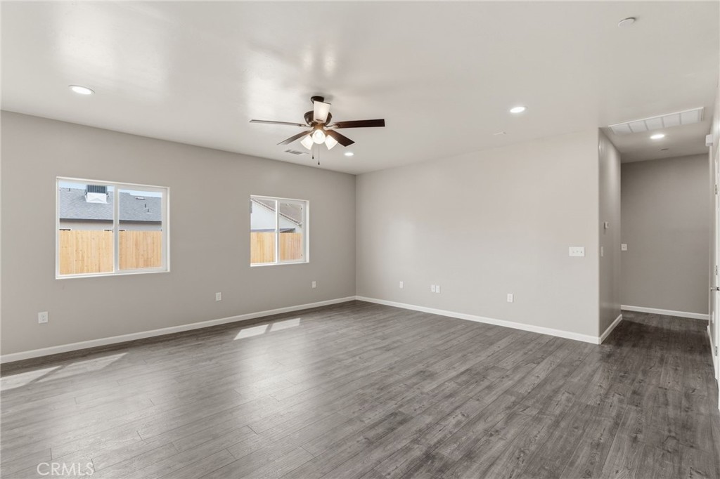 3447 E Douglas Ave, Visalia, CA 93292