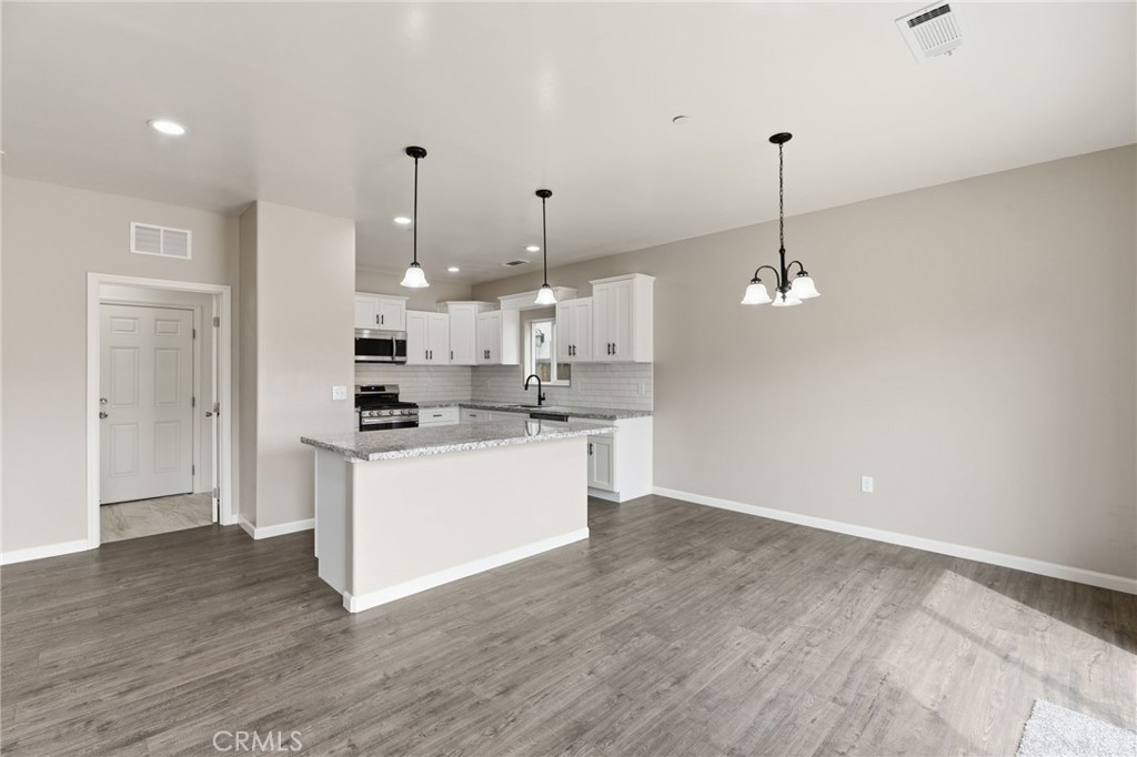 3447 E Douglas Ave, Visalia, CA 93292