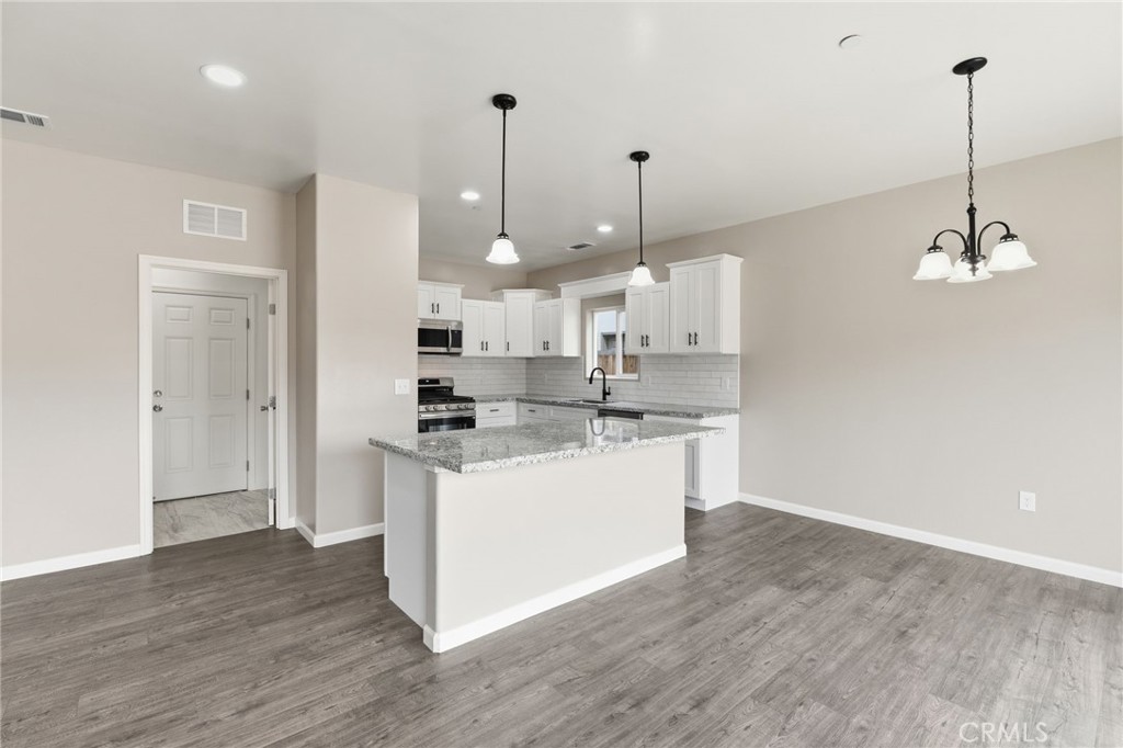 3447 E Douglas Ave, Visalia, CA 93292