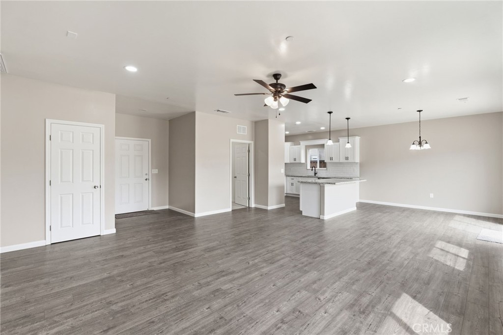 3447 E Douglas Ave, Visalia, CA 93292