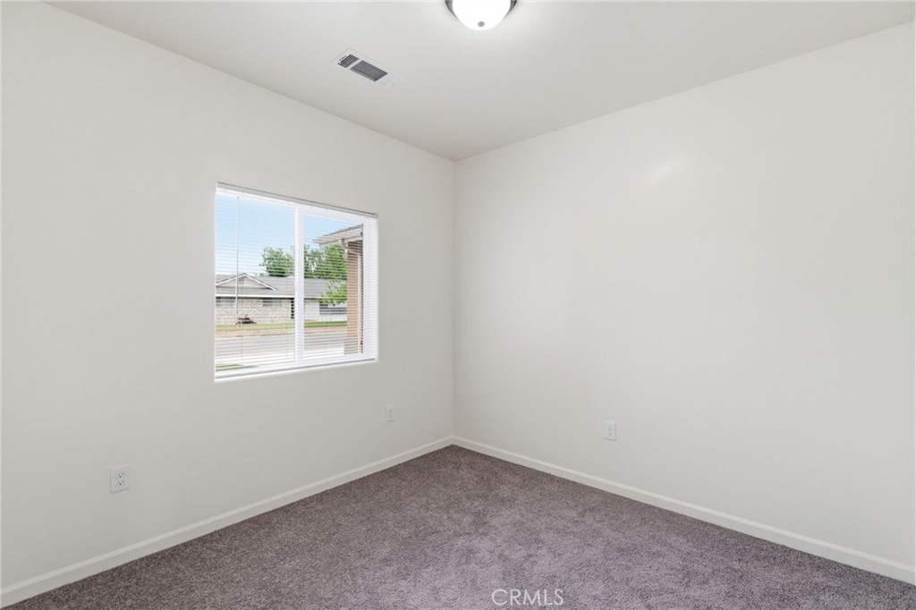 3447 E Douglas Ave, Visalia, CA 93292