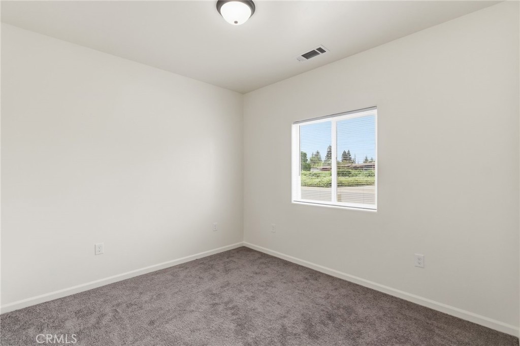 3447 E Douglas Ave, Visalia, CA 93292