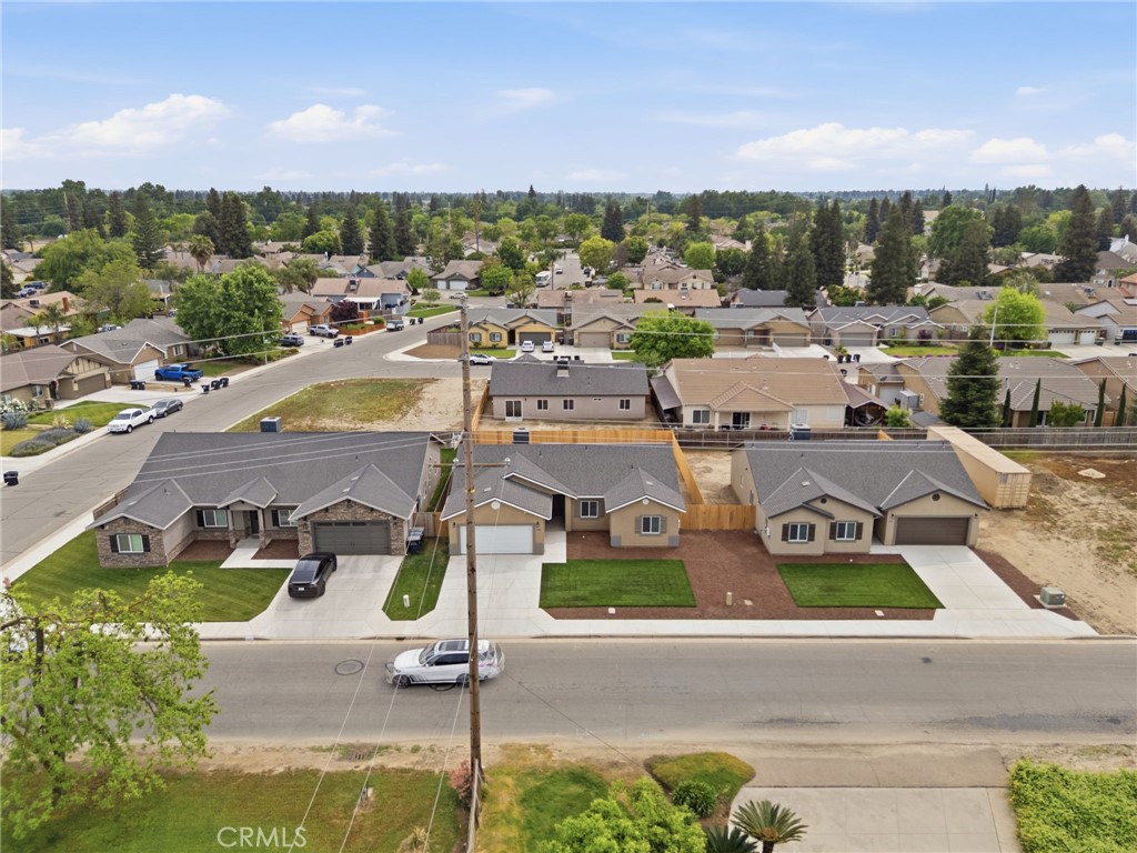 3447 E Douglas Ave, Visalia, CA 93292
