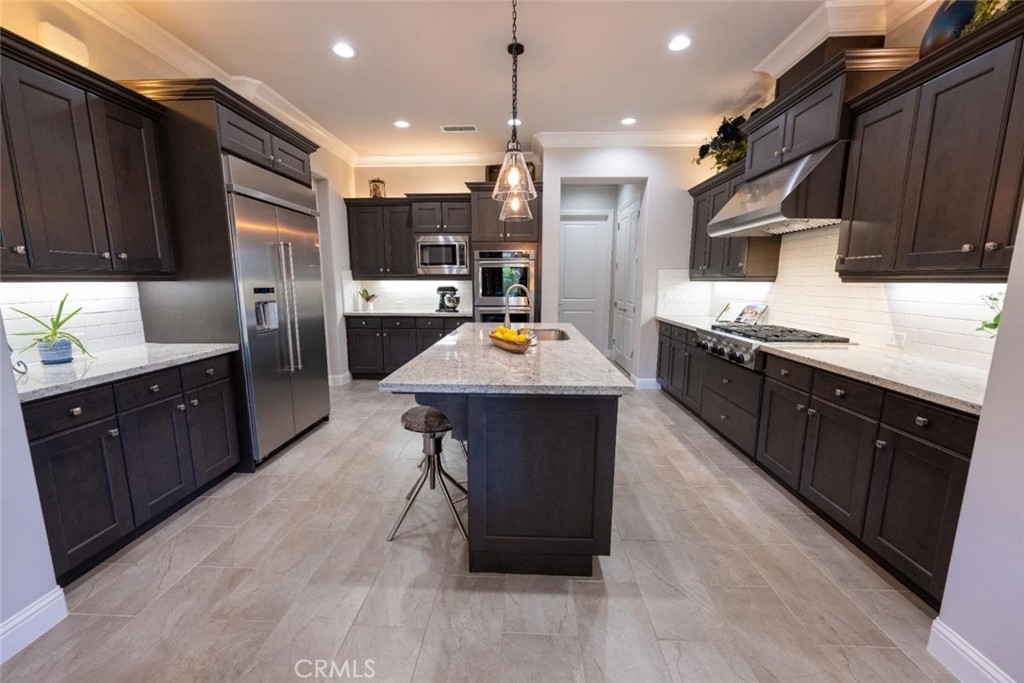 11854 N Champions Dr, Fresno, CA 93730