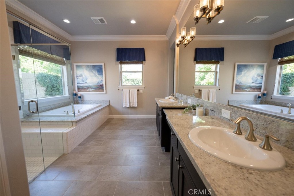 11854 N Champions Dr, Fresno, CA 93730