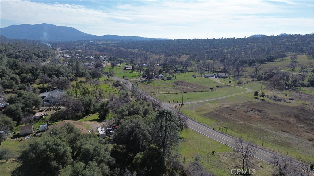 25 Buckaroo Ln, Auberry, CA 93602