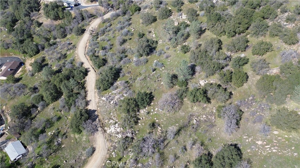 25 Buckaroo Ln, Auberry, CA 93602