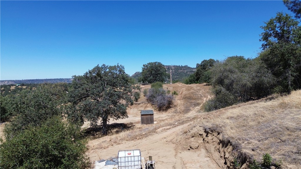 25 Buckaroo Ln, Auberry, CA 93602