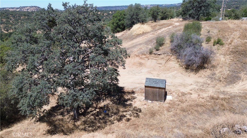 25 Buckaroo Ln, Auberry, CA 93602