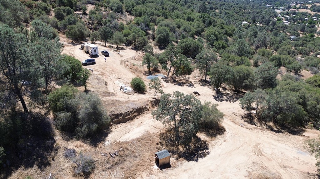 25 Buckaroo Ln, Auberry, CA 93602