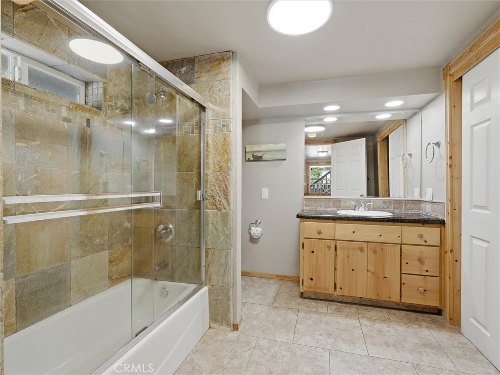 39570 Saunders, Bass Lake, CA 93604