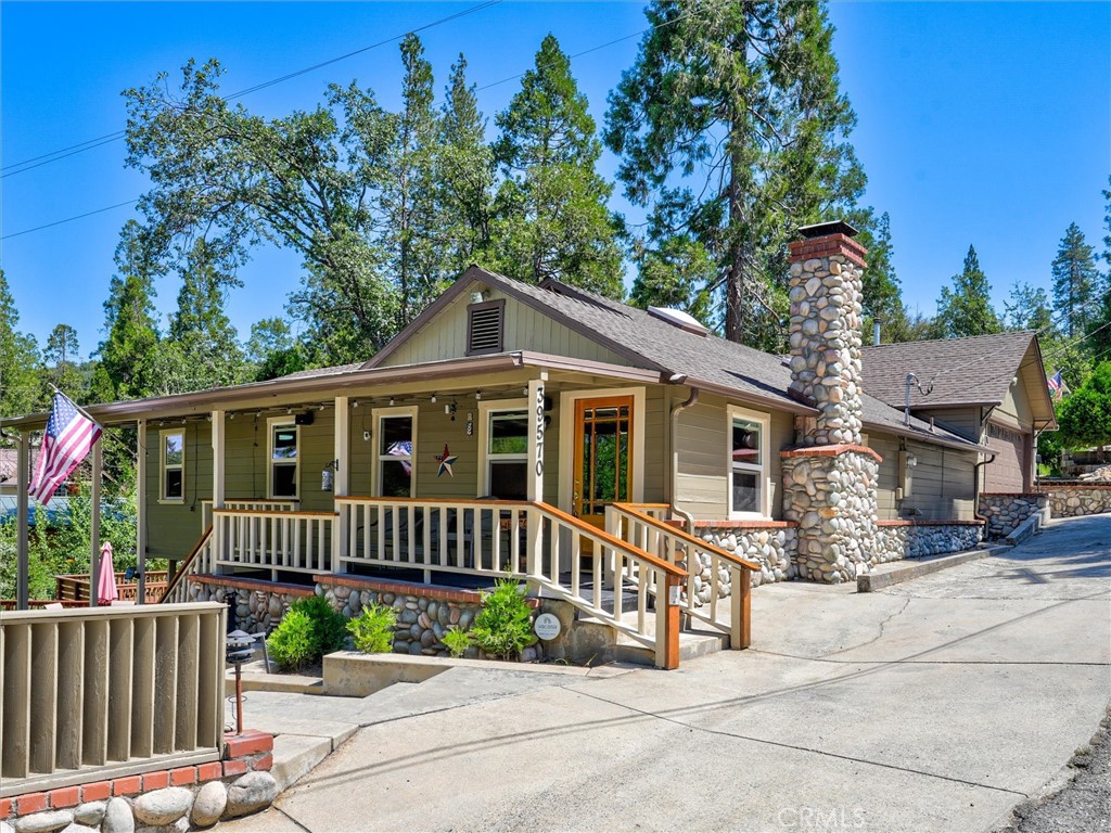 39570 Saunders, Bass Lake, CA 93604