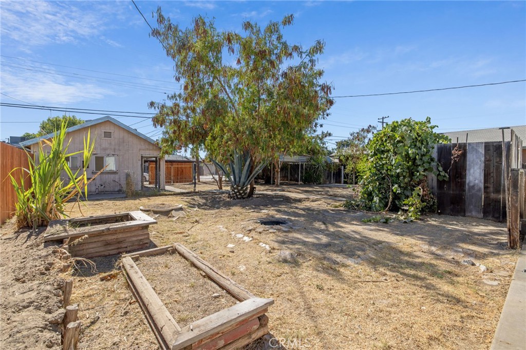 2640 S 11th St, Fresno, CA 93725
