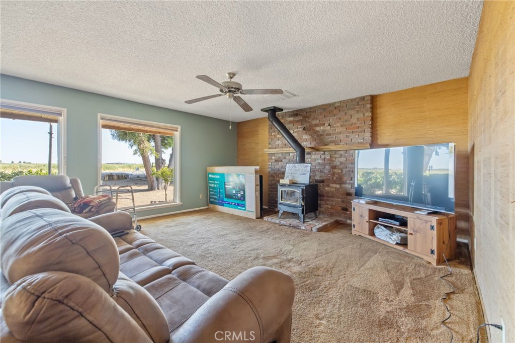 16565 Lacey Blvd, Lemoore, CA 93245