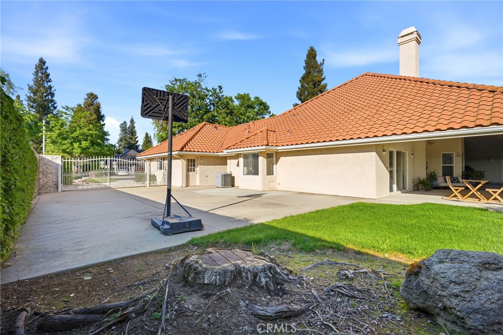 3403 E Vassar Ct, Visalia, CA 93292