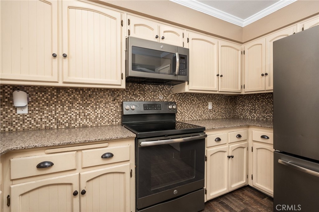 39749 Pine Ridge Road, Oakhurst, CA 93644
