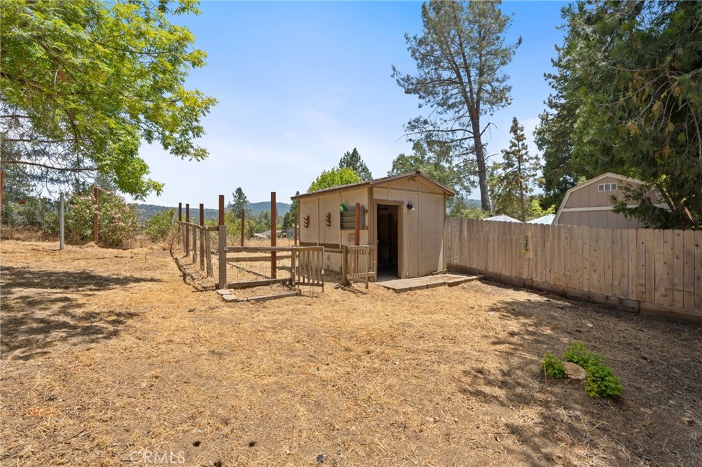 39749 Pine Ridge Road, Oakhurst, CA 93644