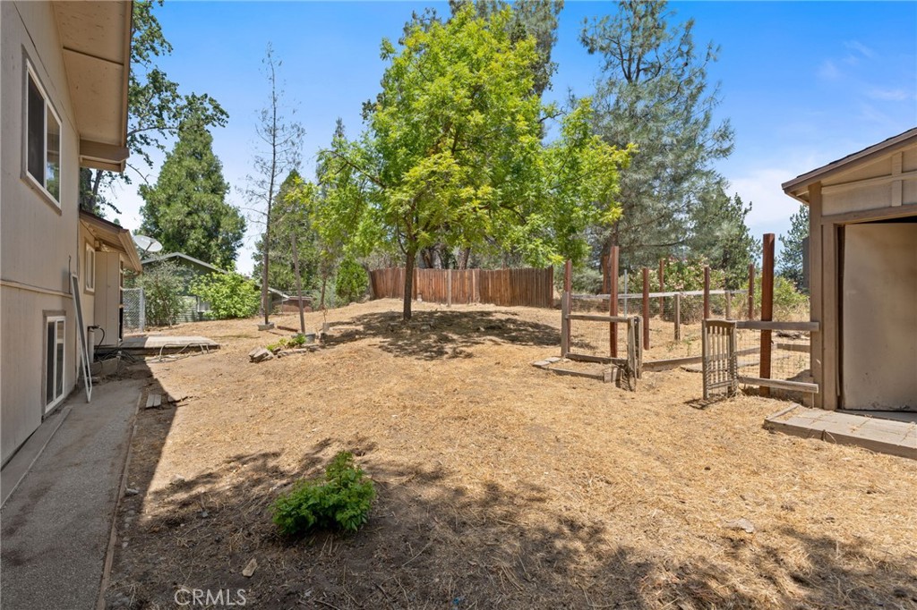 39749 Pine Ridge Road, Oakhurst, CA 93644