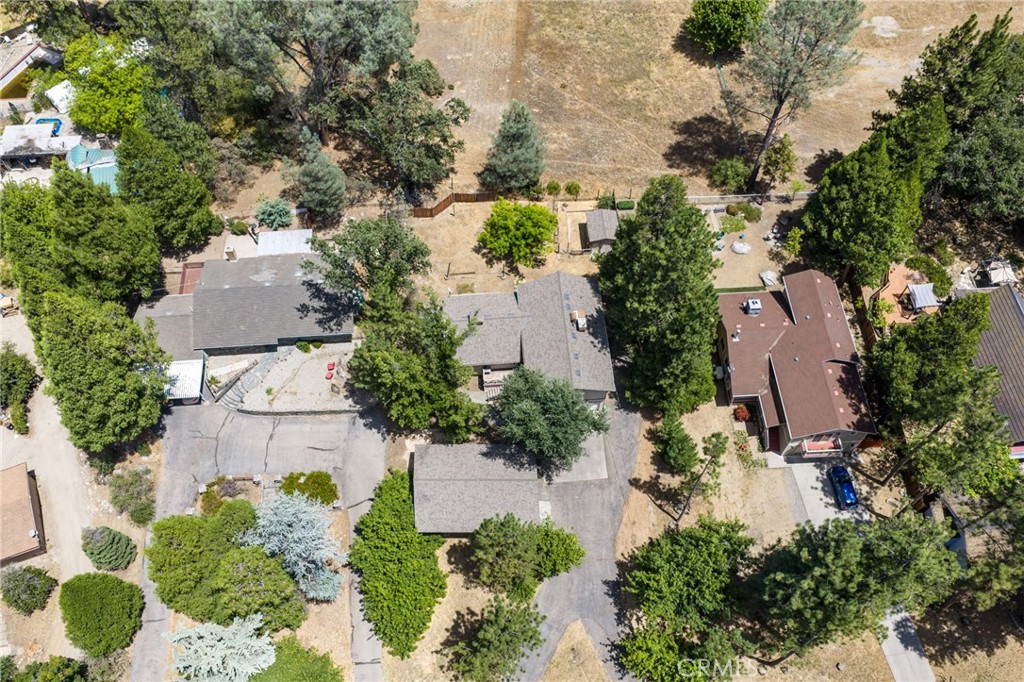 39749 Pine Ridge Road, Oakhurst, CA 93644